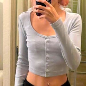 Blue long sleeve crop top💙